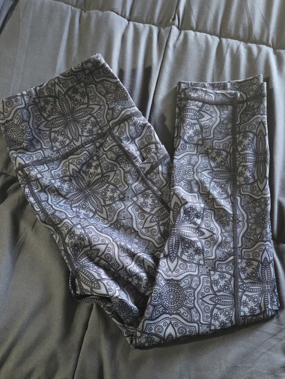 Constantly Varied Gear Gray and Black Mandala Capri